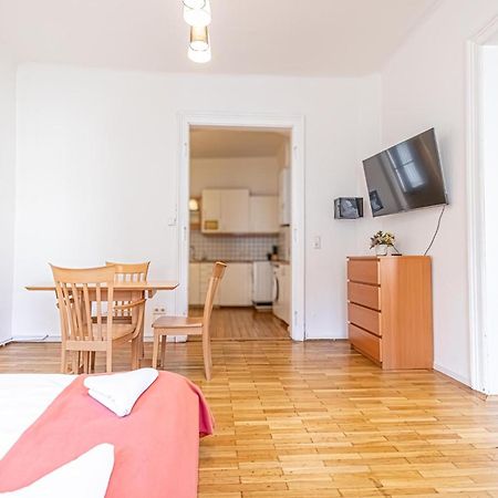 Simple Apartment Near Wiener Stadthalle Exterior foto