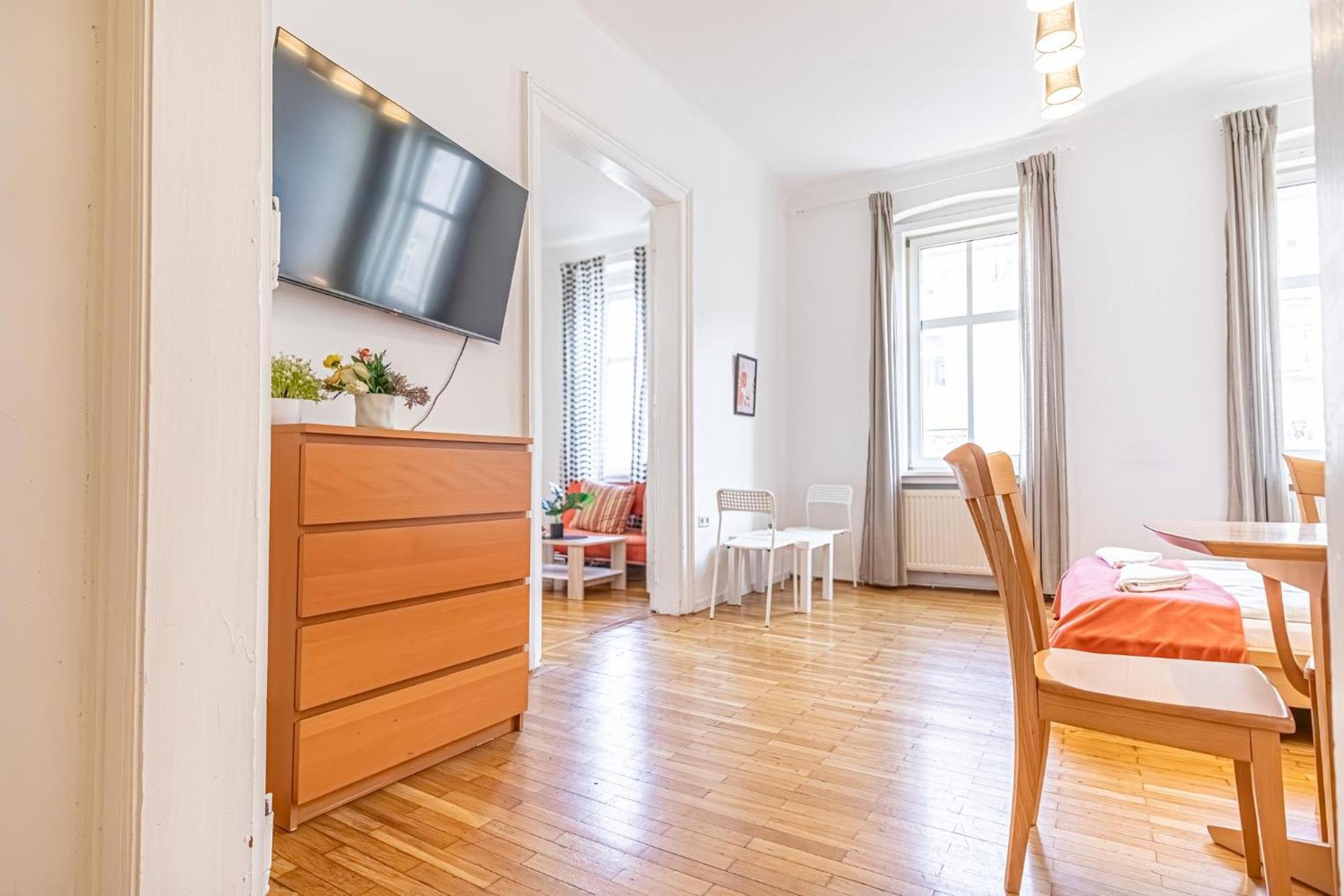 Simple Apartment Near Wiener Stadthalle Exterior foto