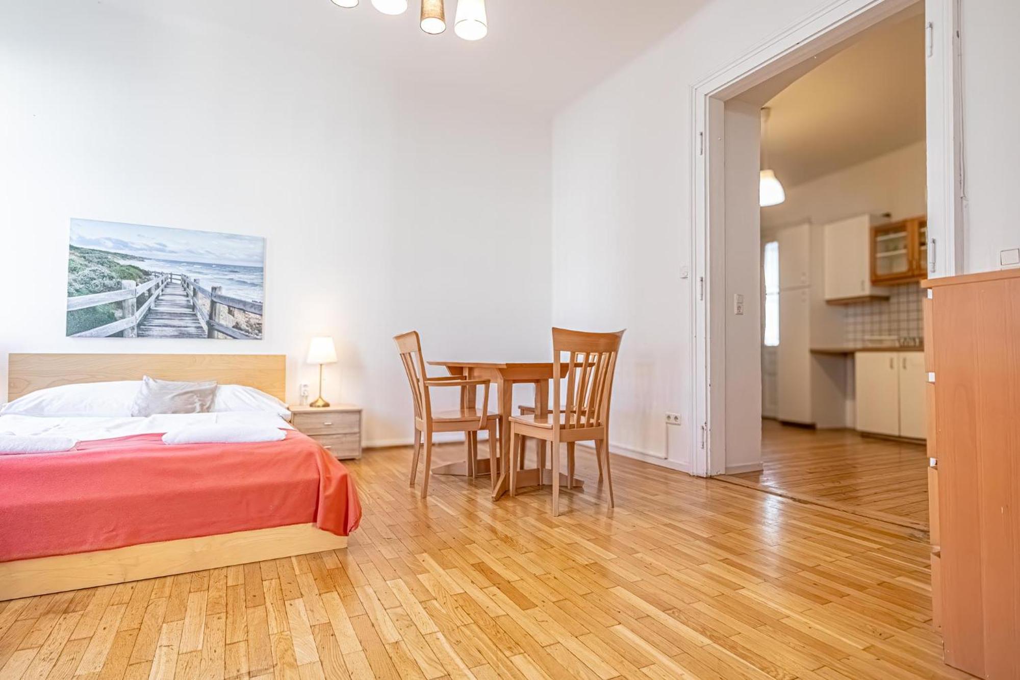 Simple Apartment Near Wiener Stadthalle Exterior foto