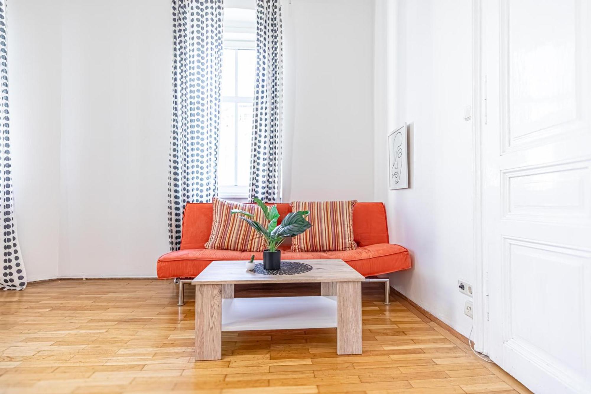 Simple Apartment Near Wiener Stadthalle Exterior foto