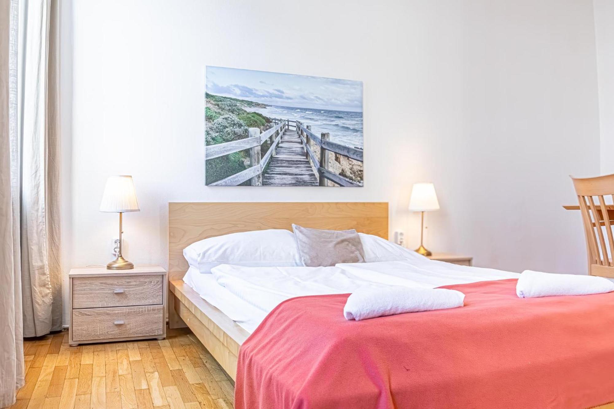 Simple Apartment Near Wiener Stadthalle Exterior foto