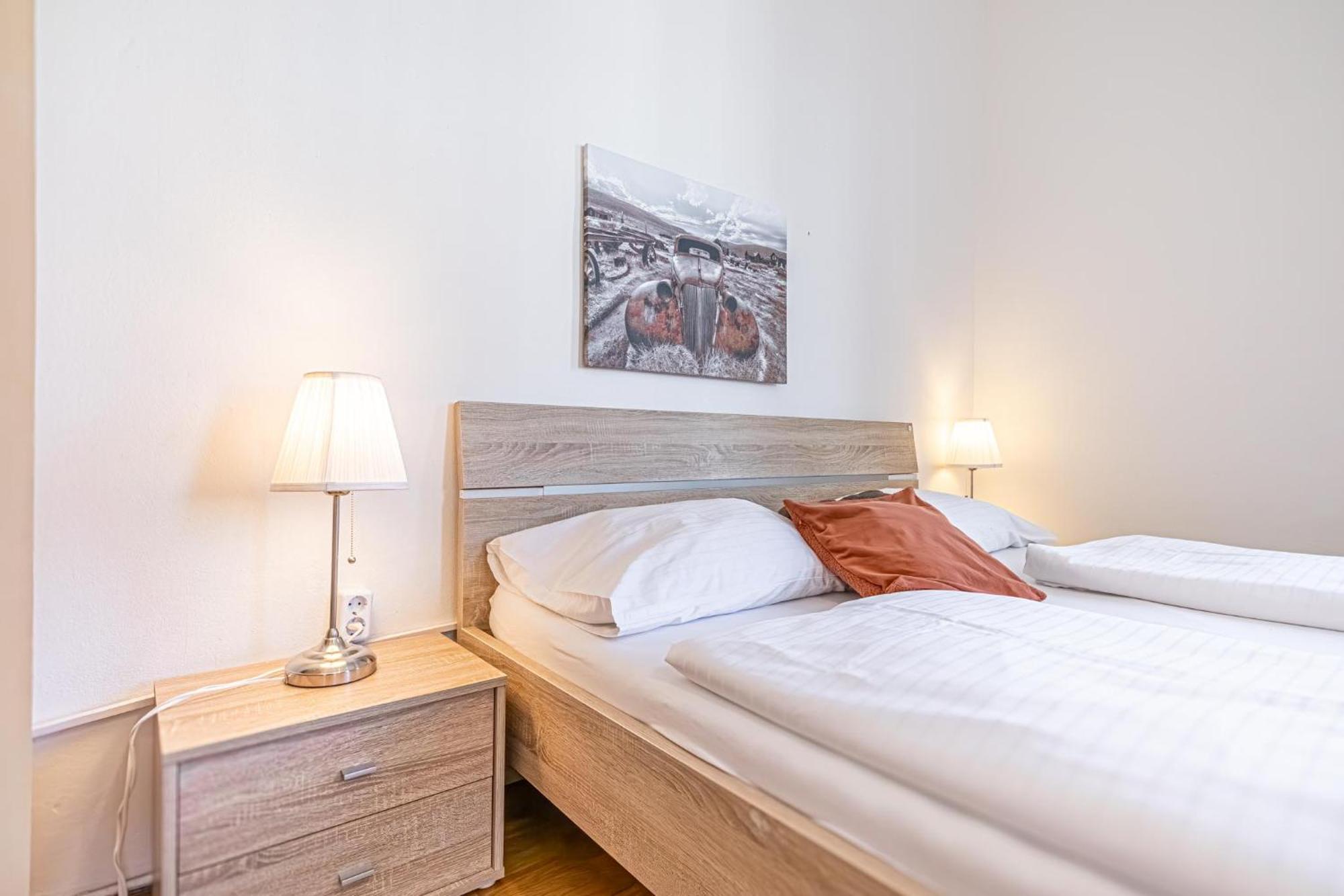Simple Apartment Near Wiener Stadthalle Exterior foto
